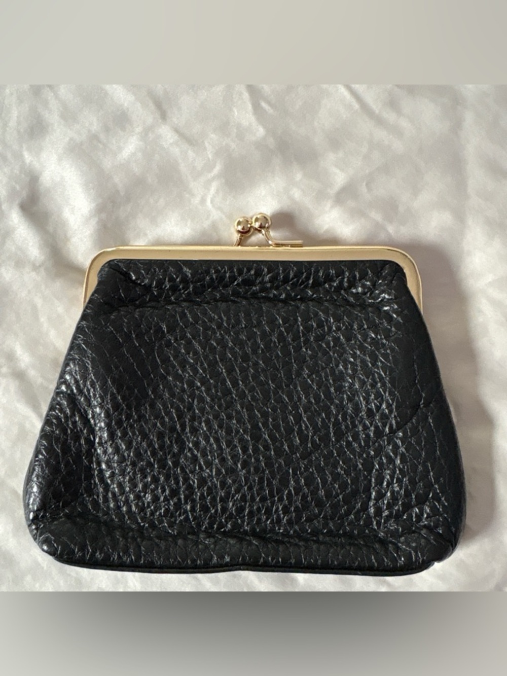 Dooney & Bourke Black Pebbled Leather Kiss-Lock Clutch with Gold Hardware - Picture 3 of 4